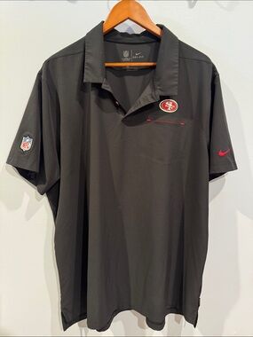 Nike San Francisco 49ers Sideline performance polo Dri-FIT official team logo.